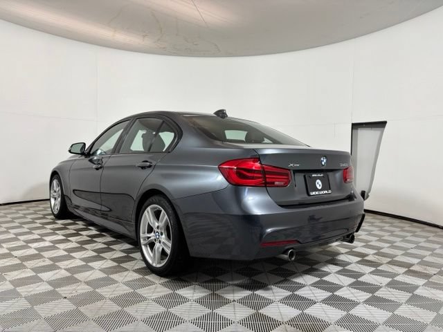 Used 2017 BMW 340i xDrive Sedan AWD/4WD image 5