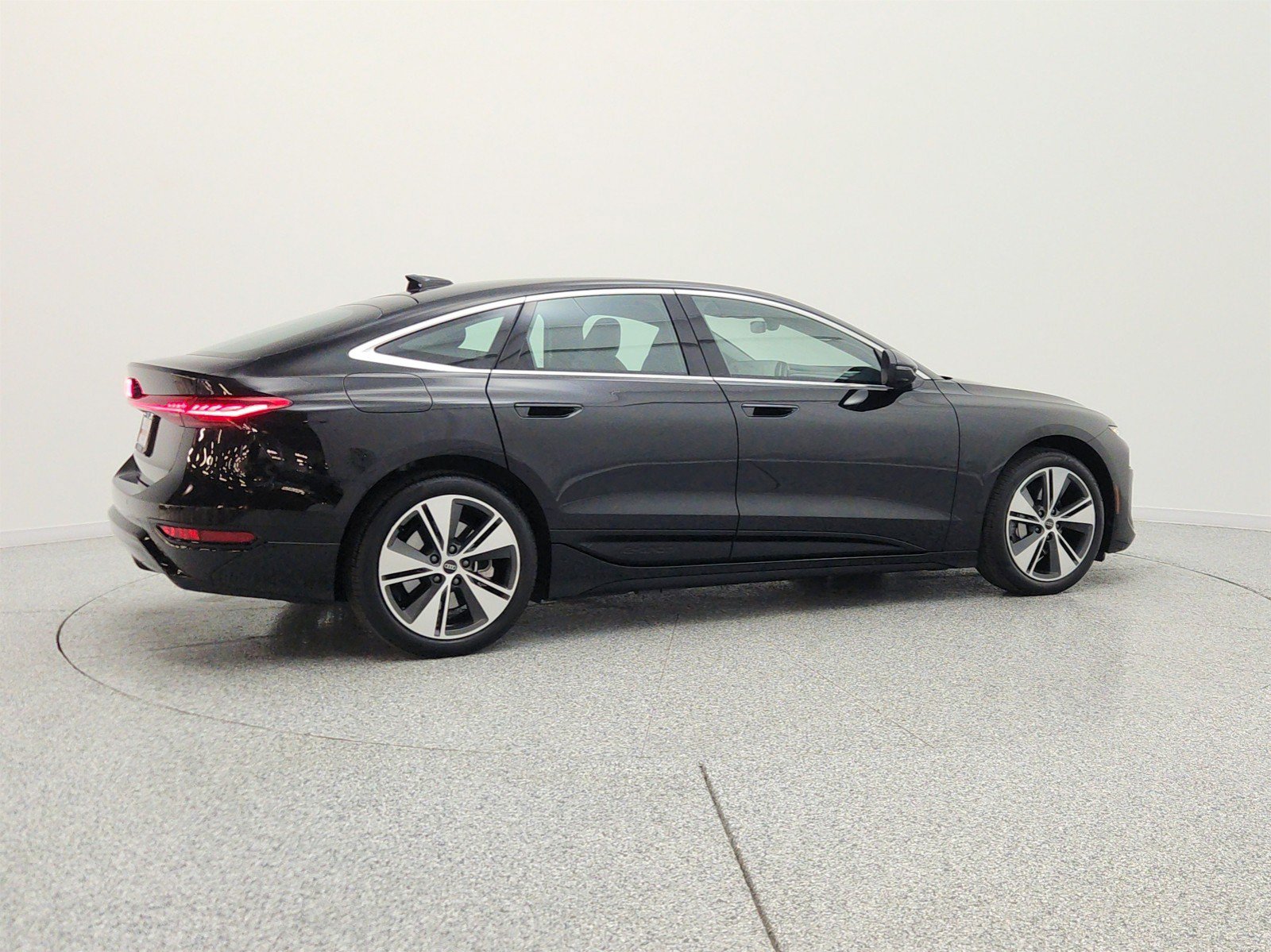 Used 2025 Audi A6 e-tron Premium Plus w/ Premium Plus RWD image 5