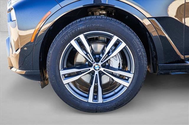 Used 2025 BMW X7 xDrive40i image 9