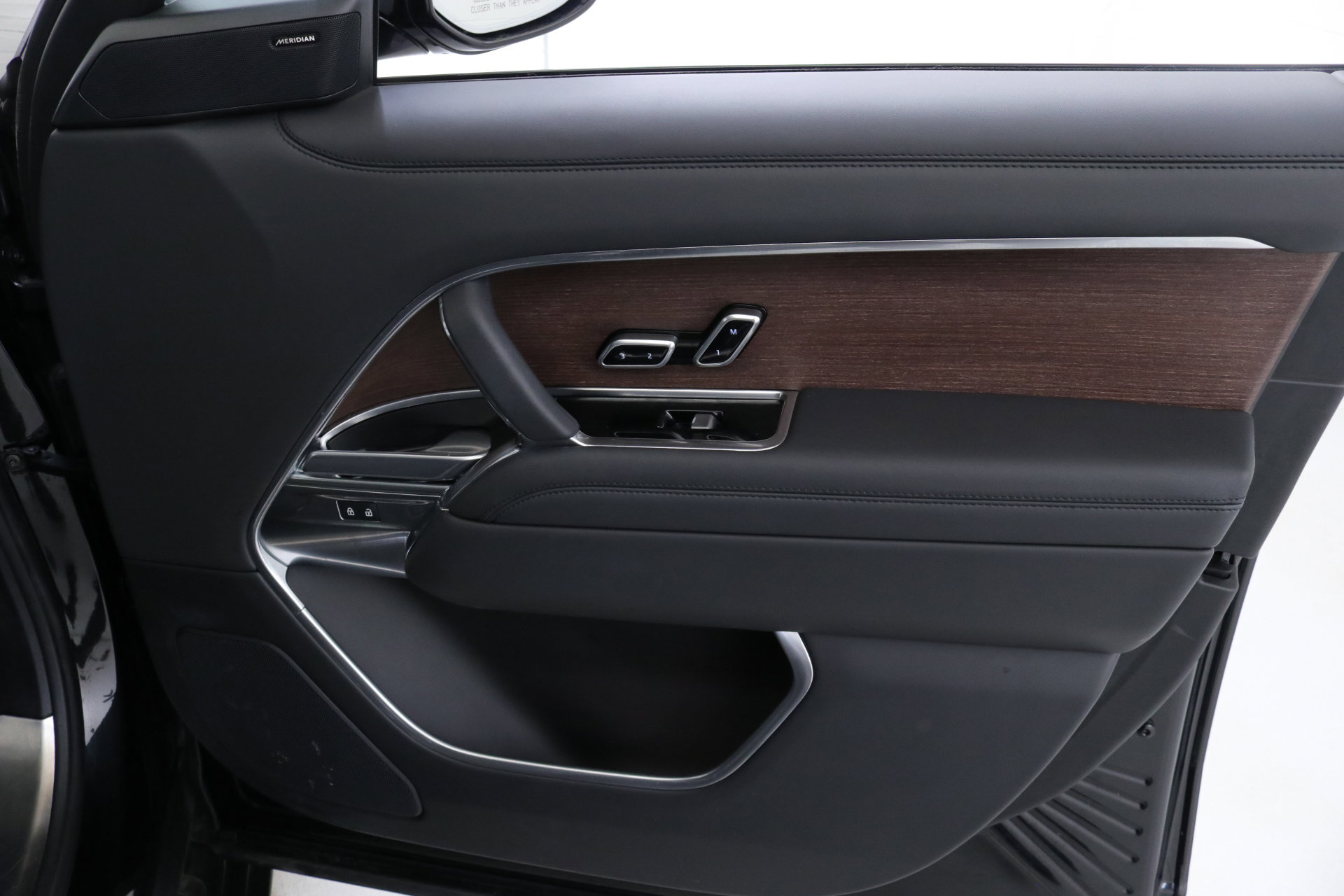 Used 2023 Land Rover Range Rover SE image 30