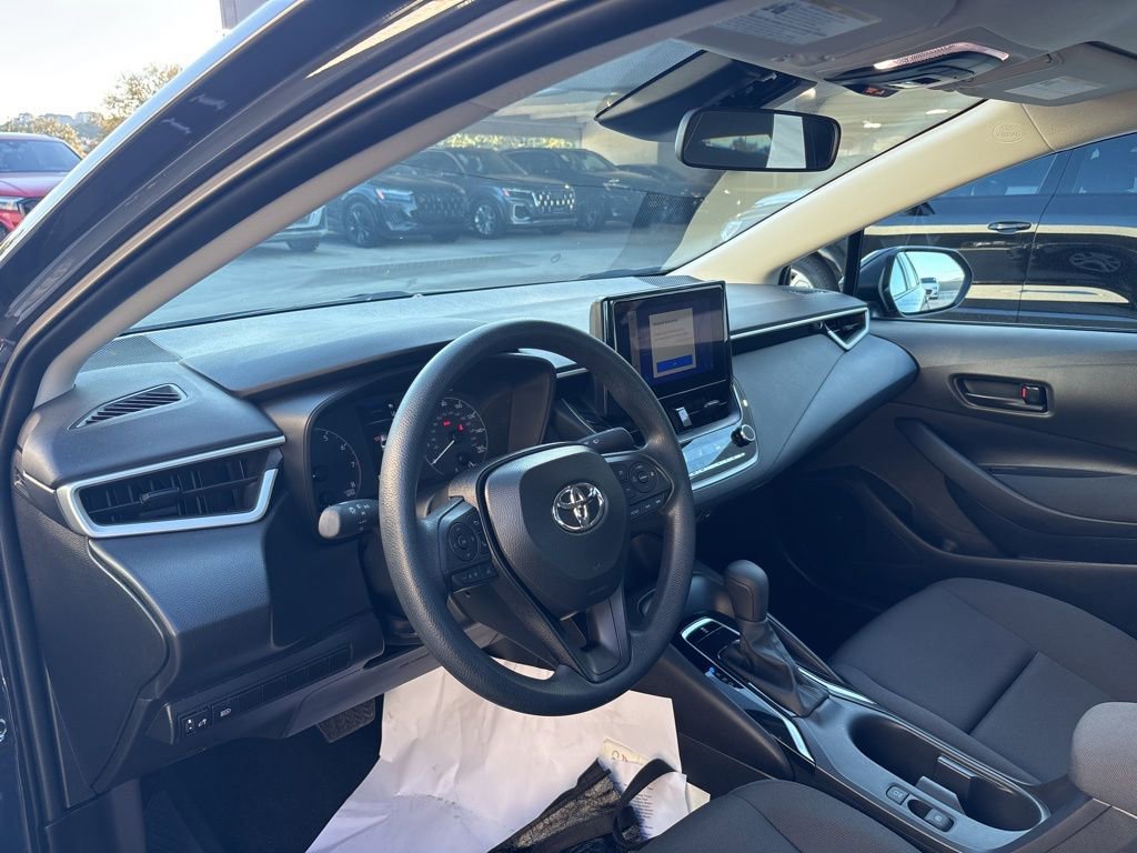 Used 2025 Toyota Corolla LE image 12