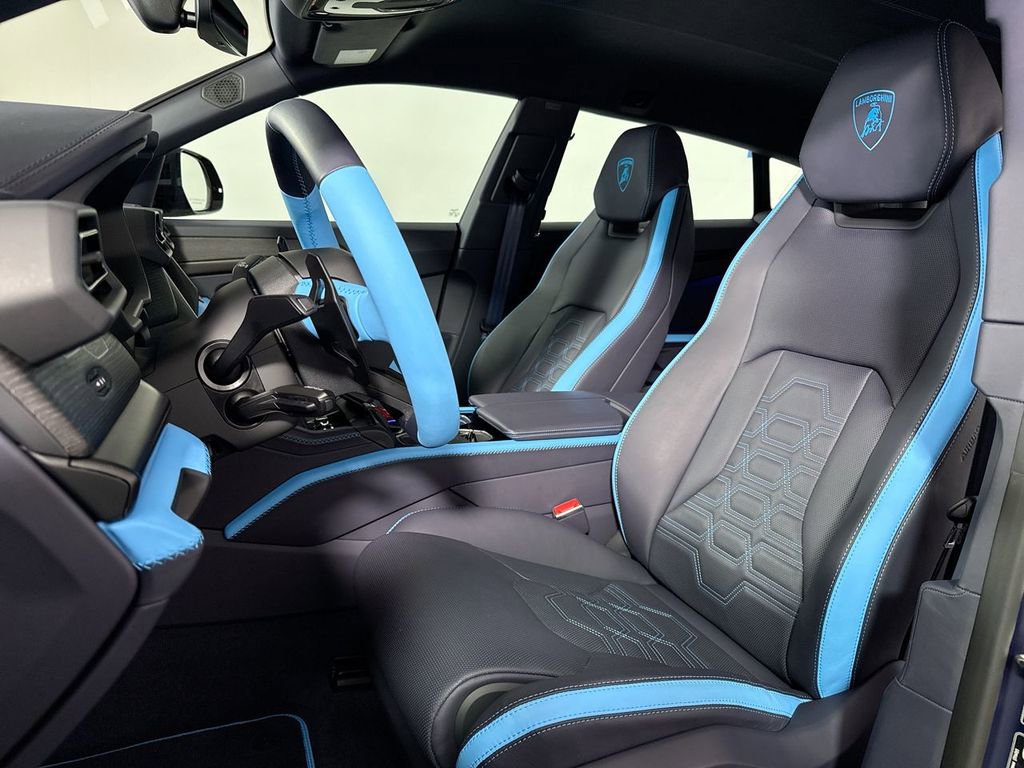 Used 2025 Lamborghini Urus SE image 18