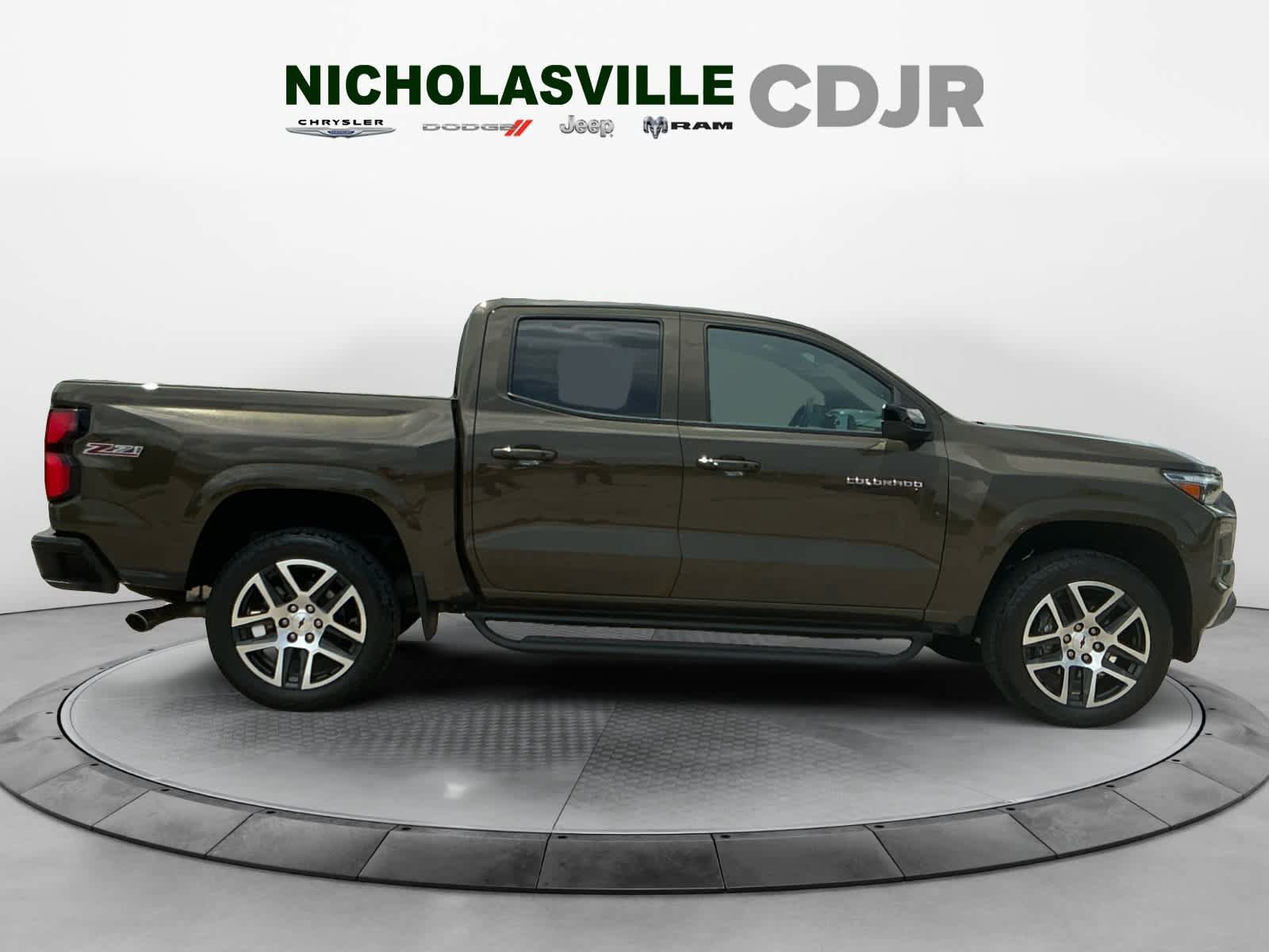 Used 2023 Chevrolet Colorado Z71 w/ Z71 Convenience Package 2 AWD/4WD image 6