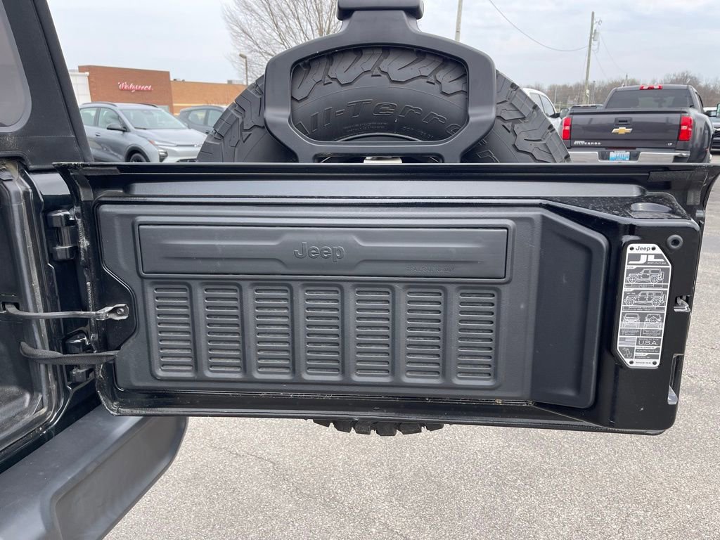 Used 2023 Jeep Wrangler Unlimited Rubicon image 13