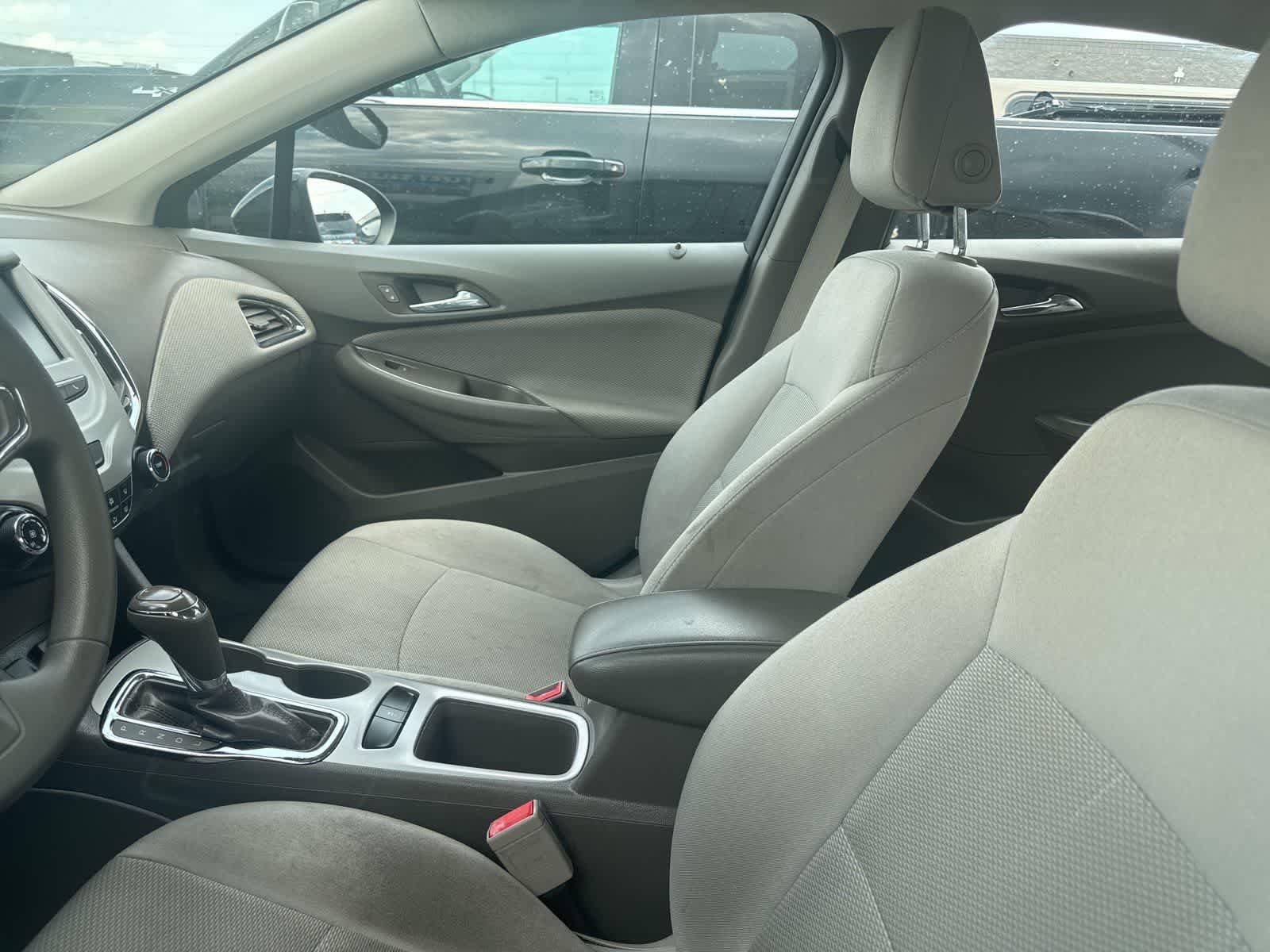 Used 2016 Chevrolet Cruze LS FWD image 29