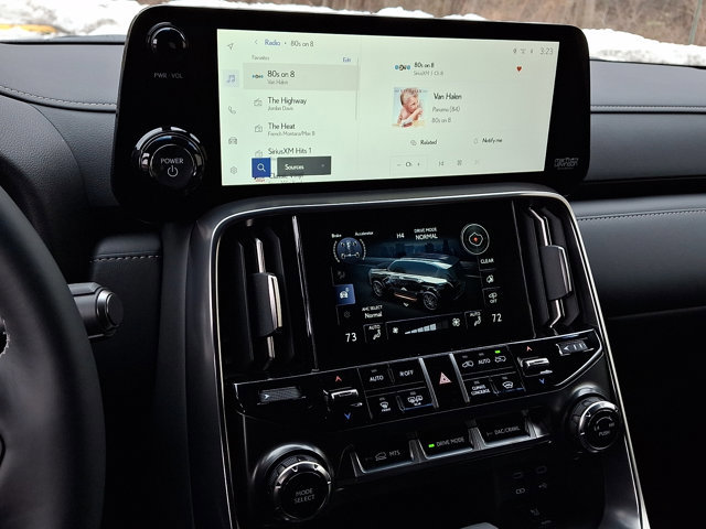 New 2026 Lexus LX 700h Luxury image 11