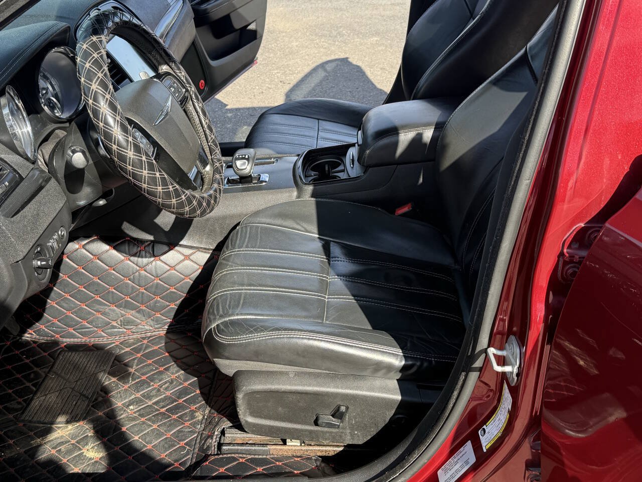 Used 2014 Chrysler 300 S RWD image 17