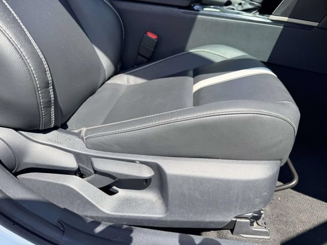 Used 2025 Toyota Camry SE FWD image 9