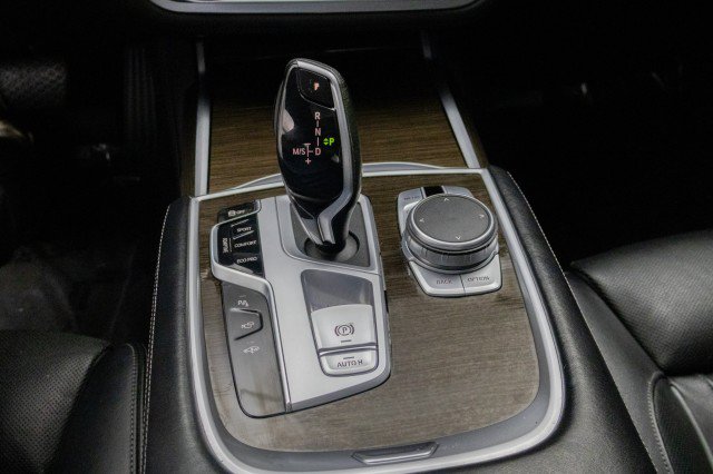 Used 2020 BMW 750i xDrive AWD/4WD image 17