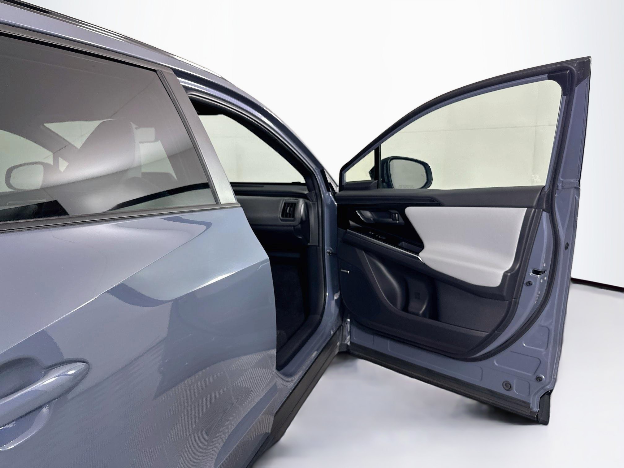 Used 2023 Subaru Solterra AWD image 33
