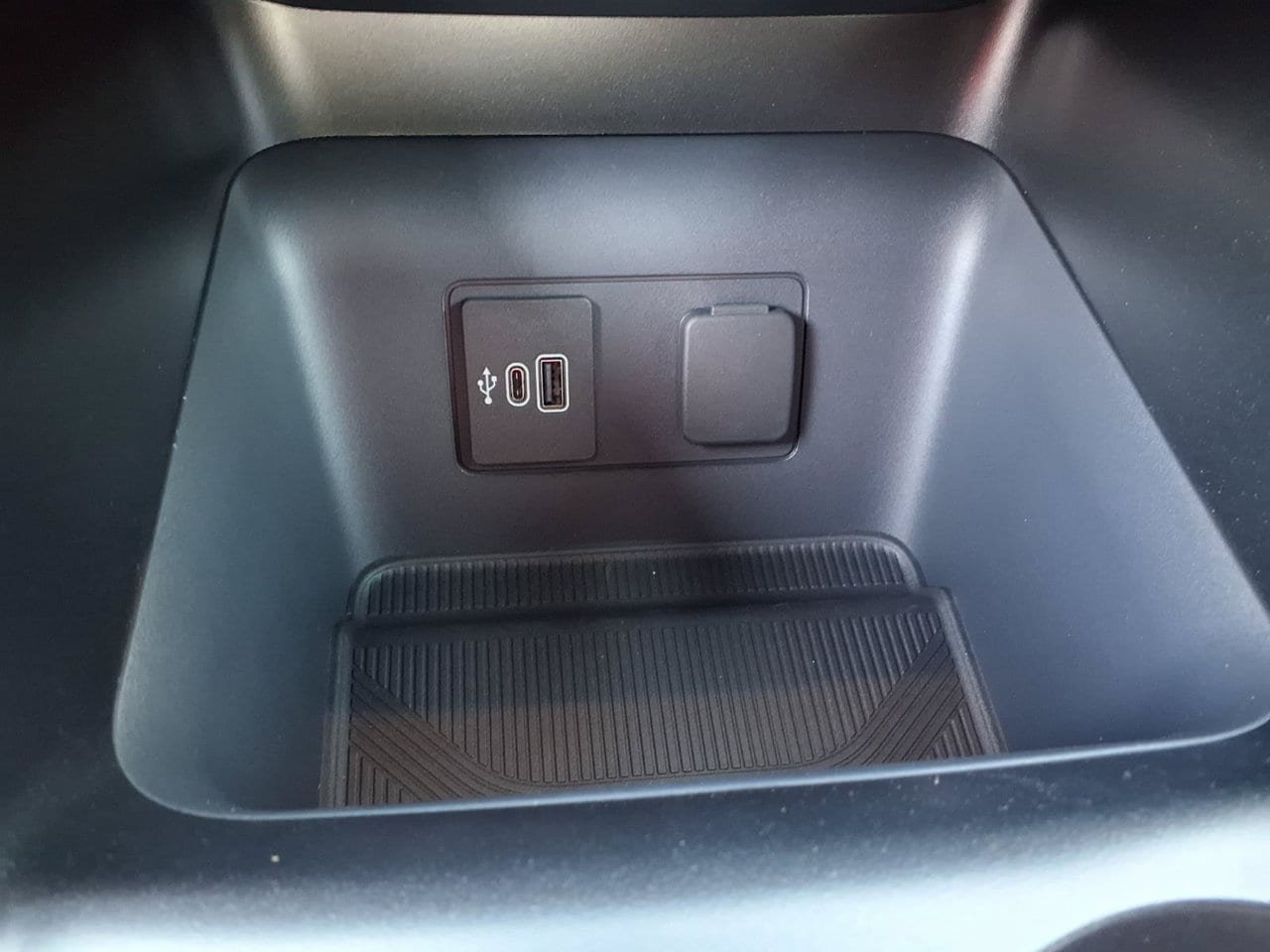 New 2027 Ford Explorer Active RWD image 11