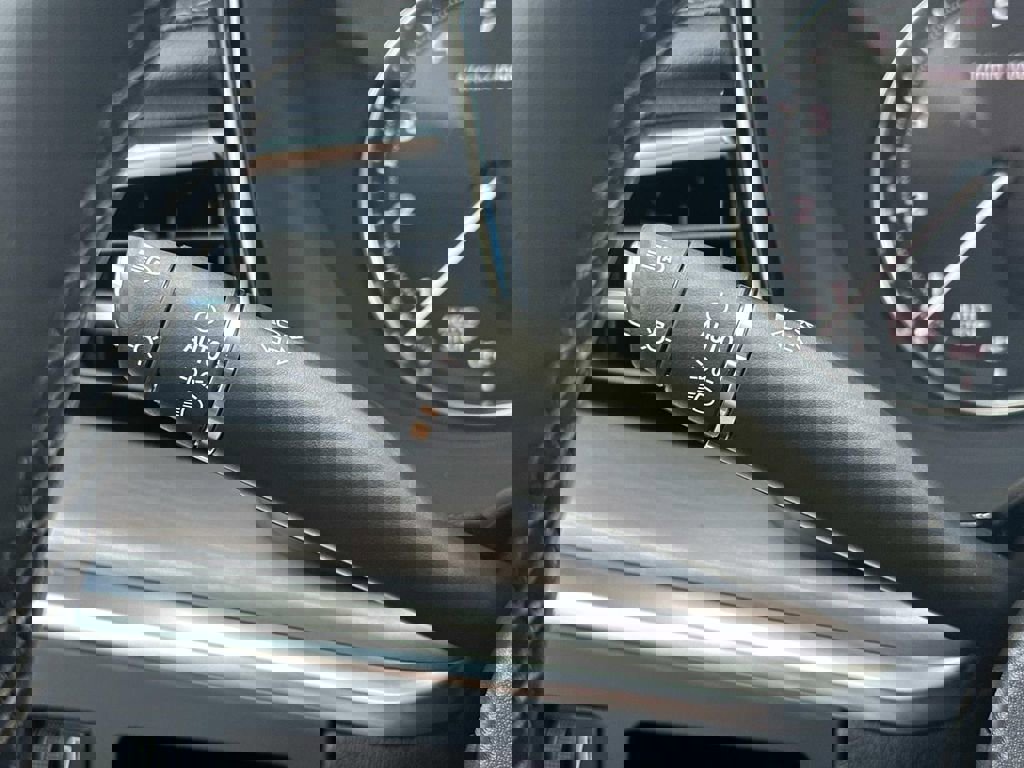 New 2025 Cadillac XT5 Luxury image 26