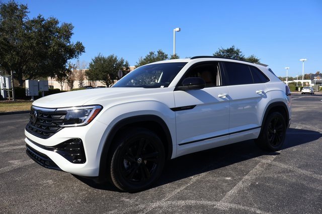 New 2026 Volkswagen Atlas Cross Sport SEL R-Line image 3