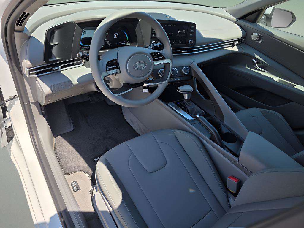 New 2026 Hyundai Elantra SE FWD image 14