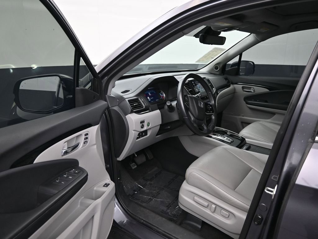 Used 2019 Honda Pilot Touring image 10