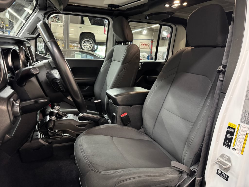 Used 2022 Jeep Gladiator Sport AWD/4WD image 17