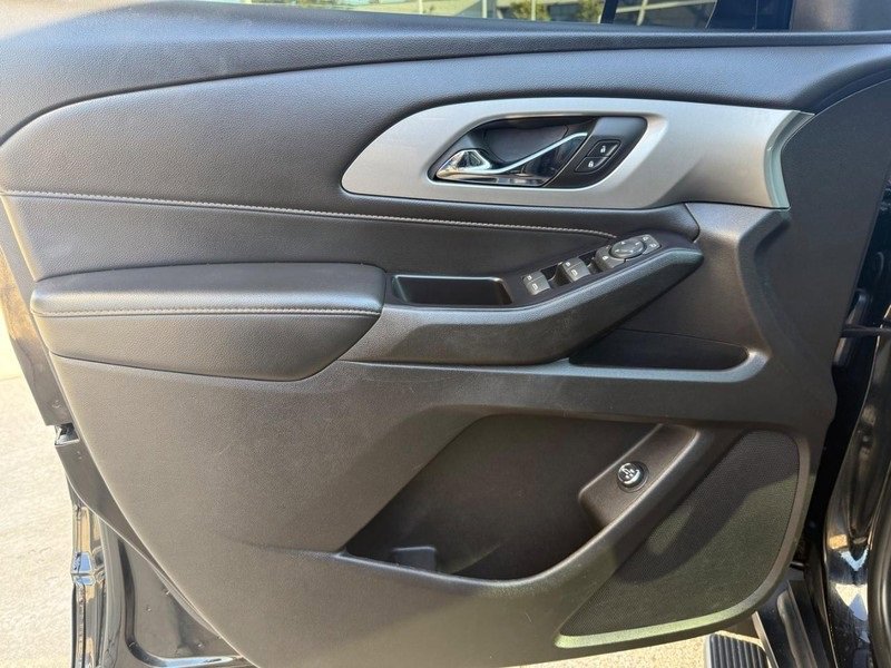 Used 2019 Chevrolet Traverse LT image 21
