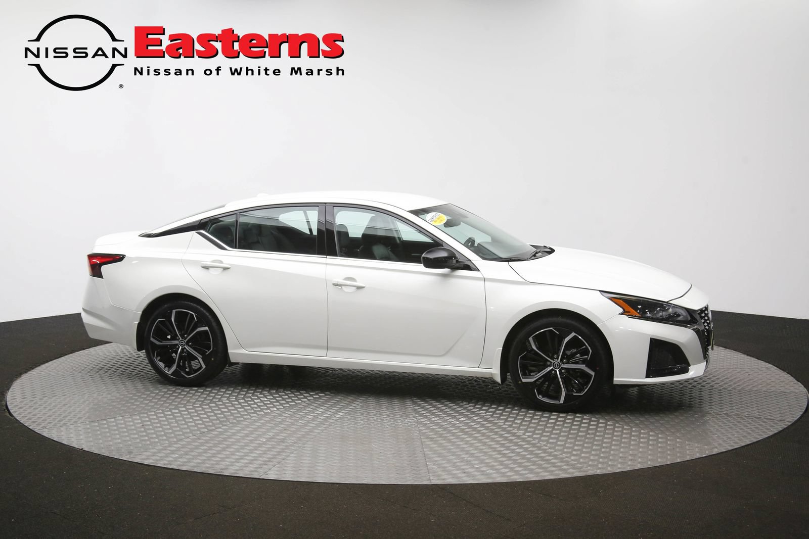 Used 2025 Nissan Altima 2.5 SR FWD image 45
