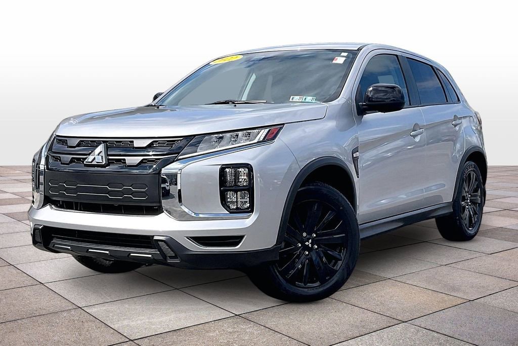 Used 2022 Mitsubishi Outlander Sport LE image 2