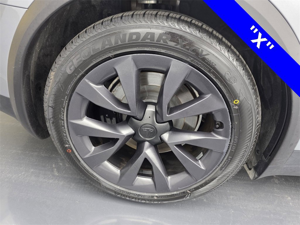 Used 2024 Tesla Model X image 29