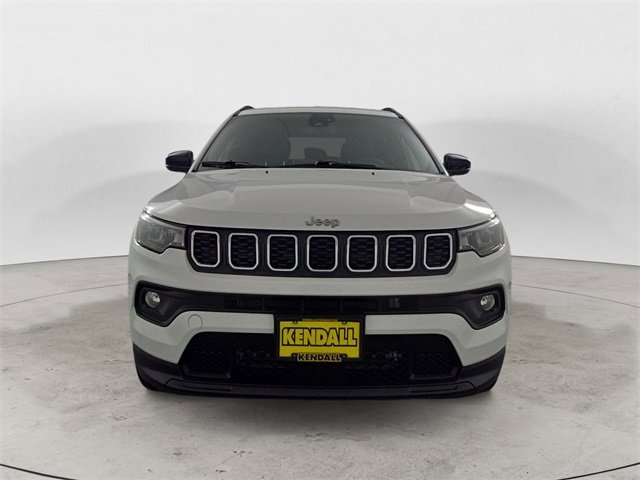 Used 2024 Jeep Compass Latitude image 8