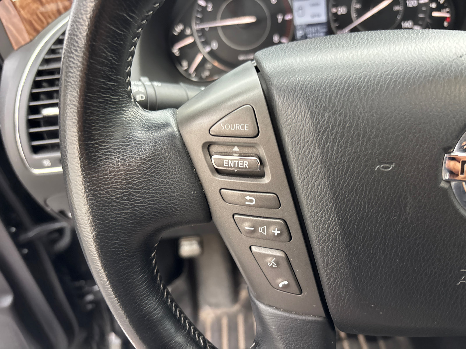 Used 2019 Nissan Armada Platinum w/ Captain's Chairs Package AWD/4WD image 17