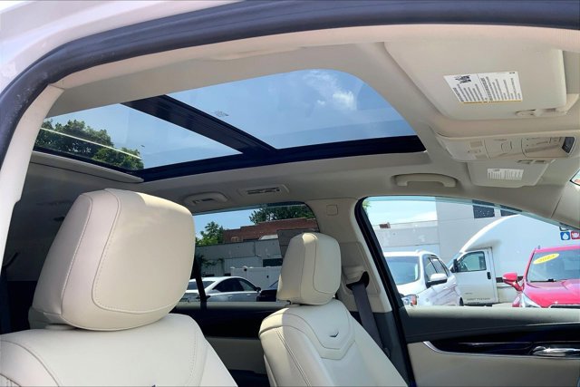 Used 2024 Cadillac XT6 Premium Luxury w/ Technology Package AWD/4WD image 22
