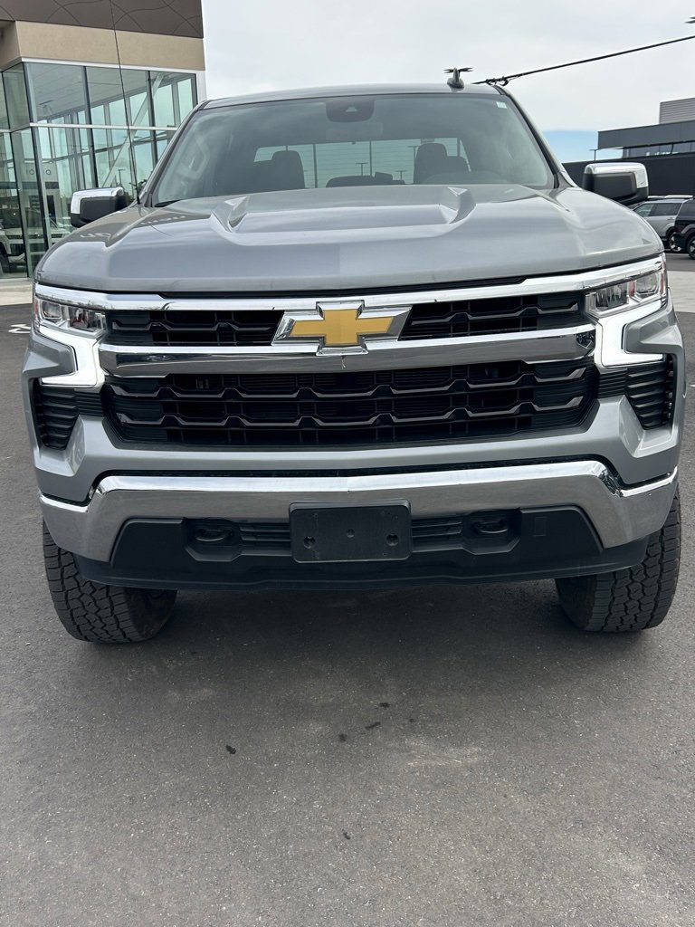Used 2025 Chevrolet Silverado 1500 LT image 2