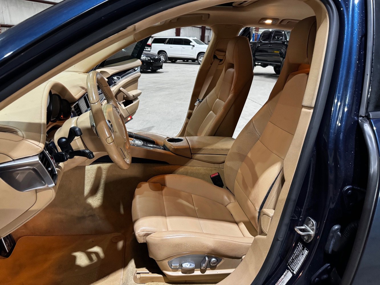 Used 2014 Porsche Panamera 4 AWD/4WD image 13
