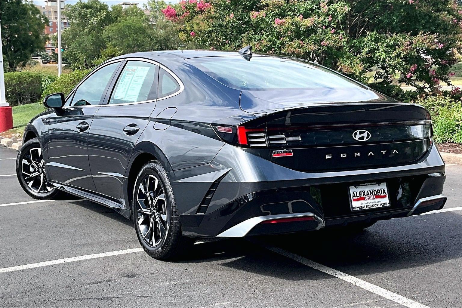 Used 2025 Hyundai Sonata SEL FWD image 10