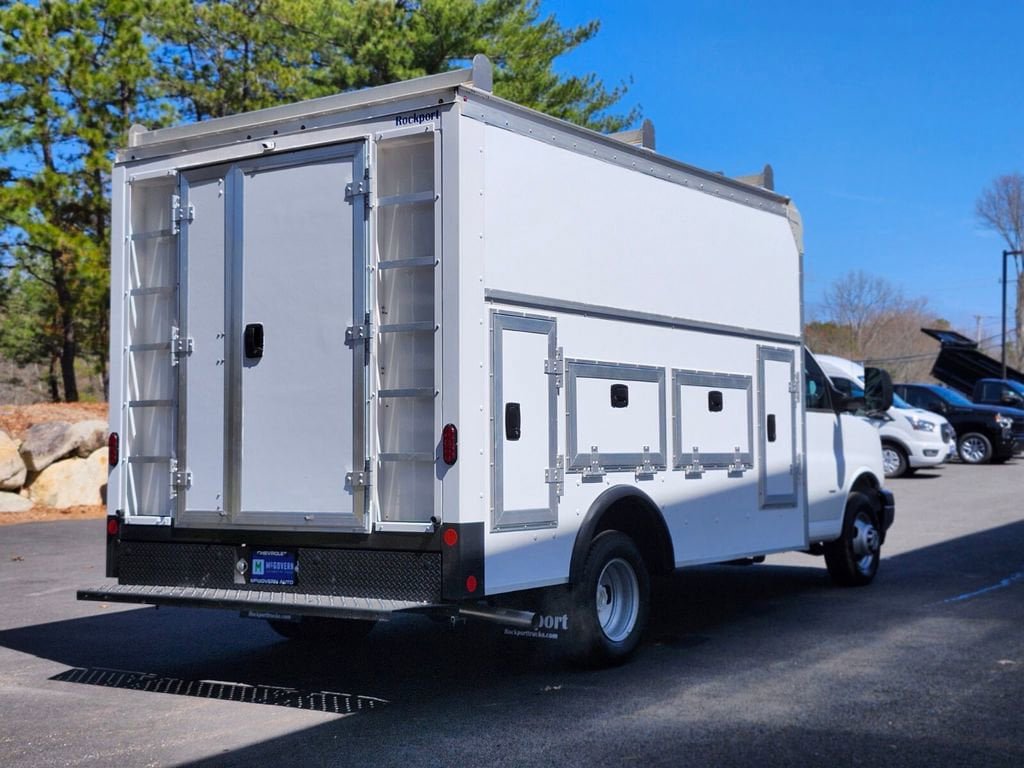 Used 2022 Chevrolet Express 3500 w/ Power Convenience Package RWD image 5