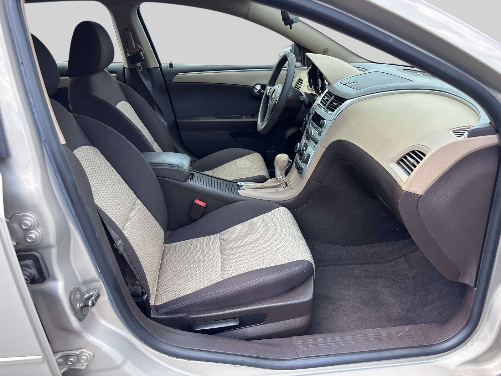 Used 2011 Chevrolet Malibu LS FWD image 11
