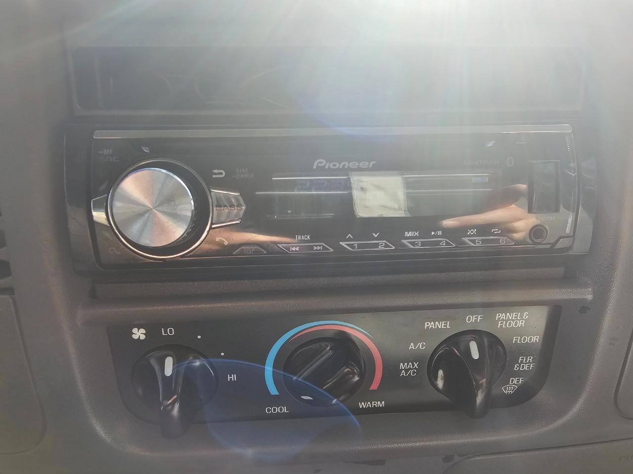 Used 2001 Ford F150 XLT image 36