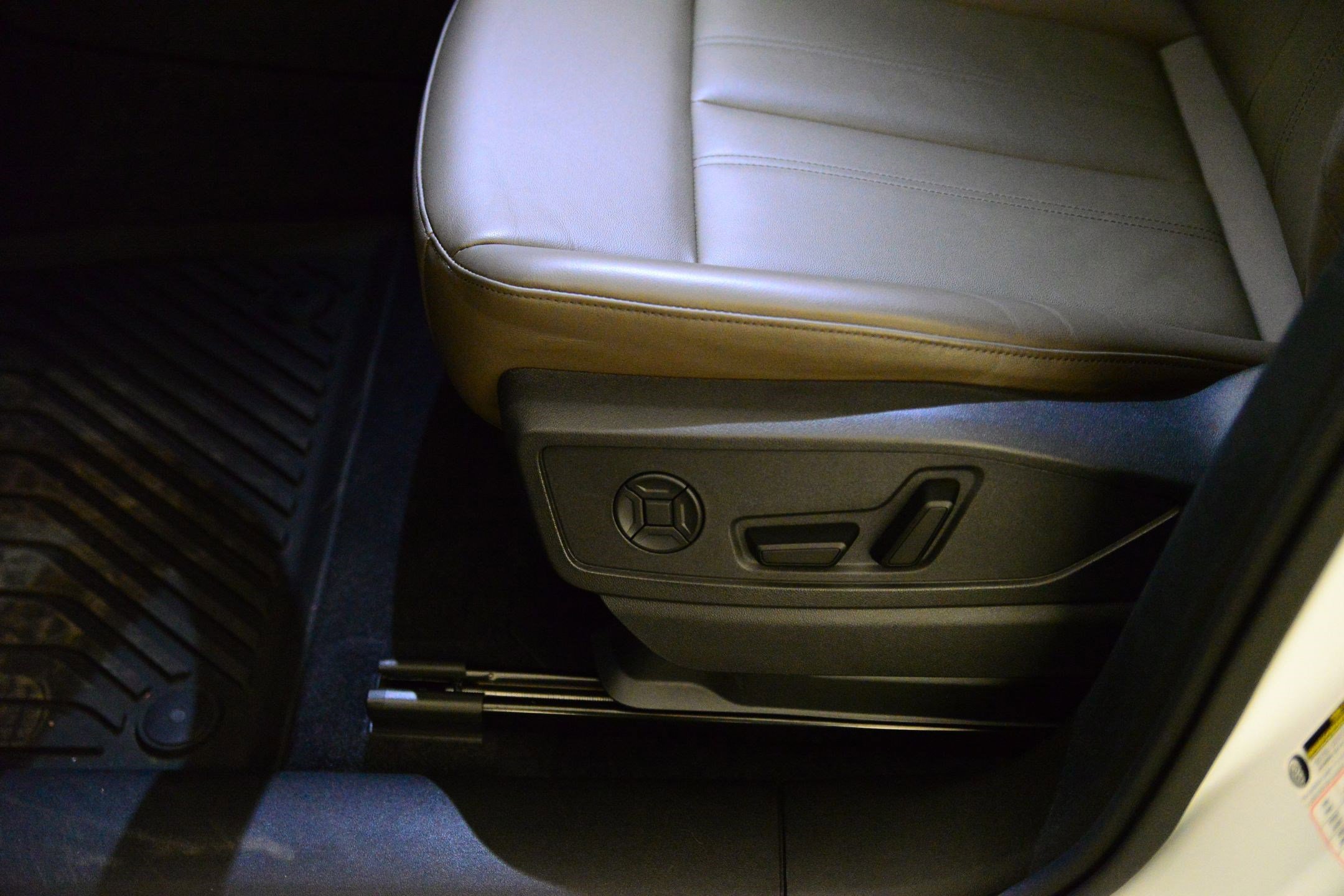 Certified 2025 Audi Q5 Premium w/ Convenience Package image 25