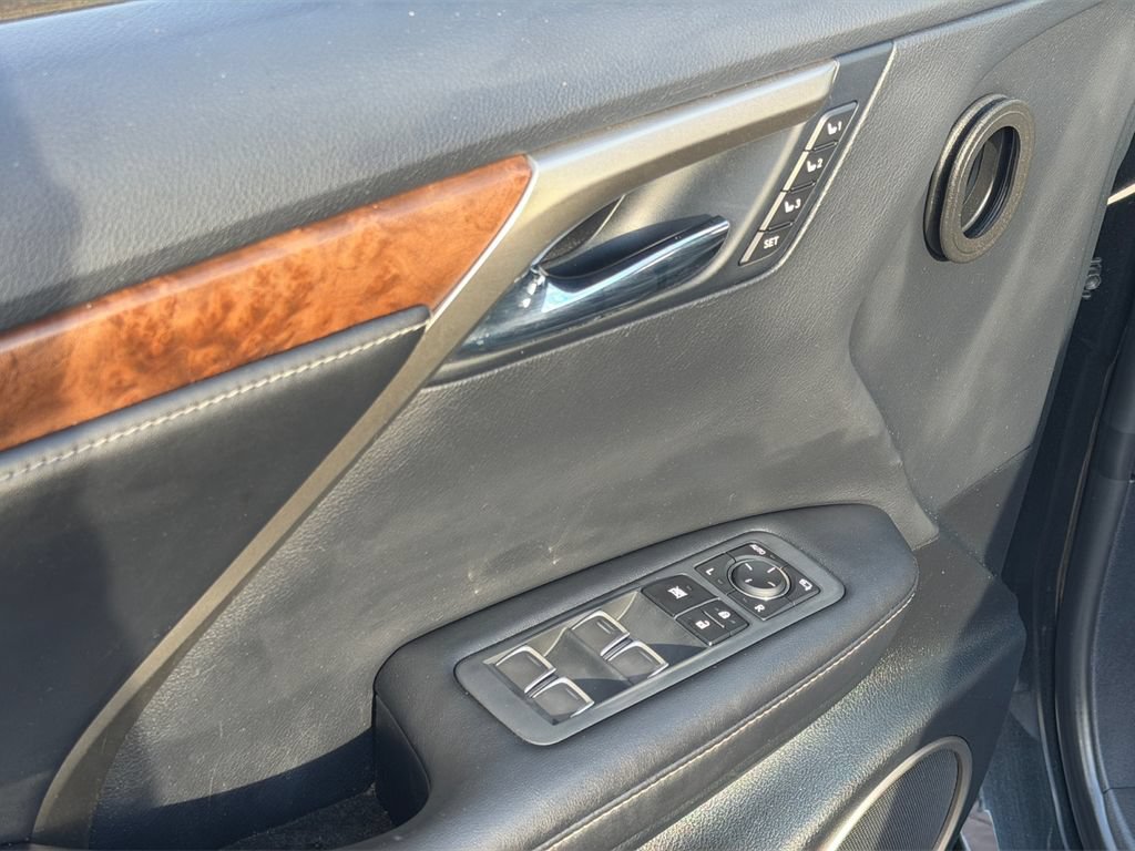 Used 2022 Lexus RX 350L Premium w/ Premium Package AWD/4WD image 15