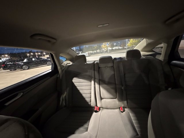 Used 2019 Ford Fusion SE FWD image 20