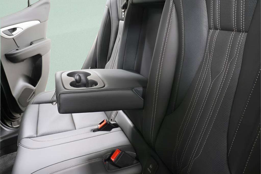 Used 2024 Buick Envision Avenir image 28