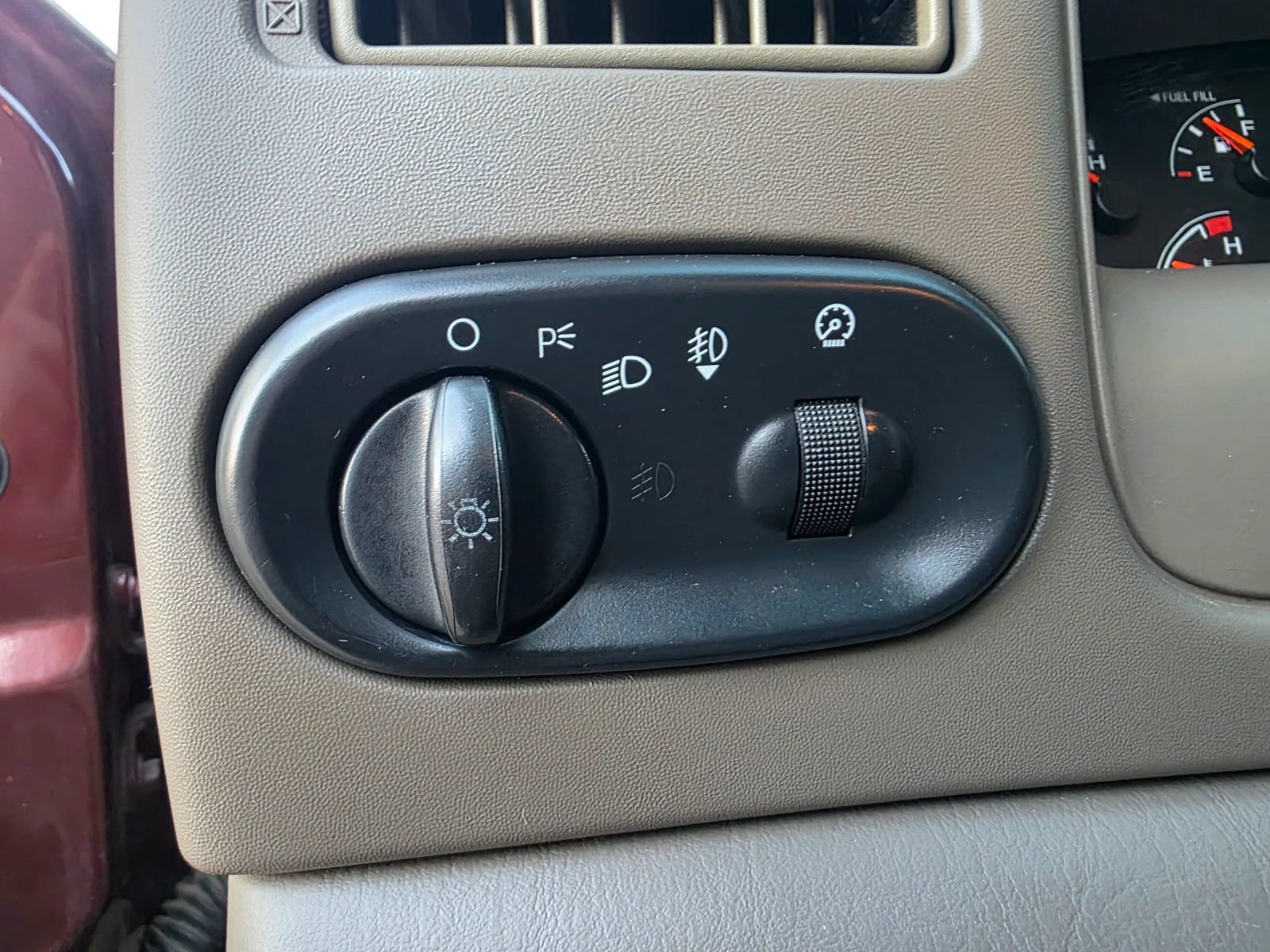 Used 2001 Ford Excursion Limited AWD/4WD image 16