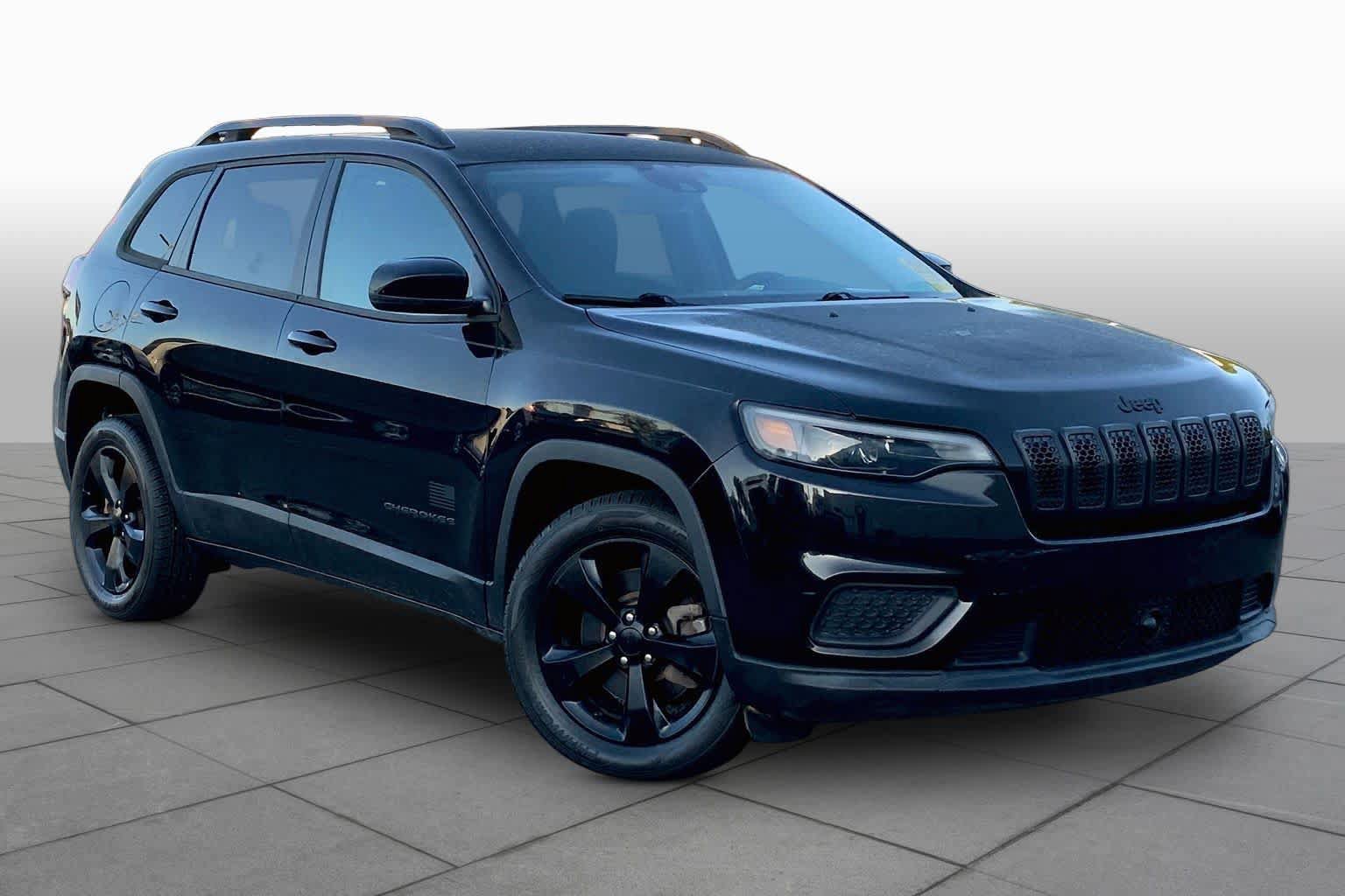 Used 2021 Jeep Cherokee Latitude FWD image 3