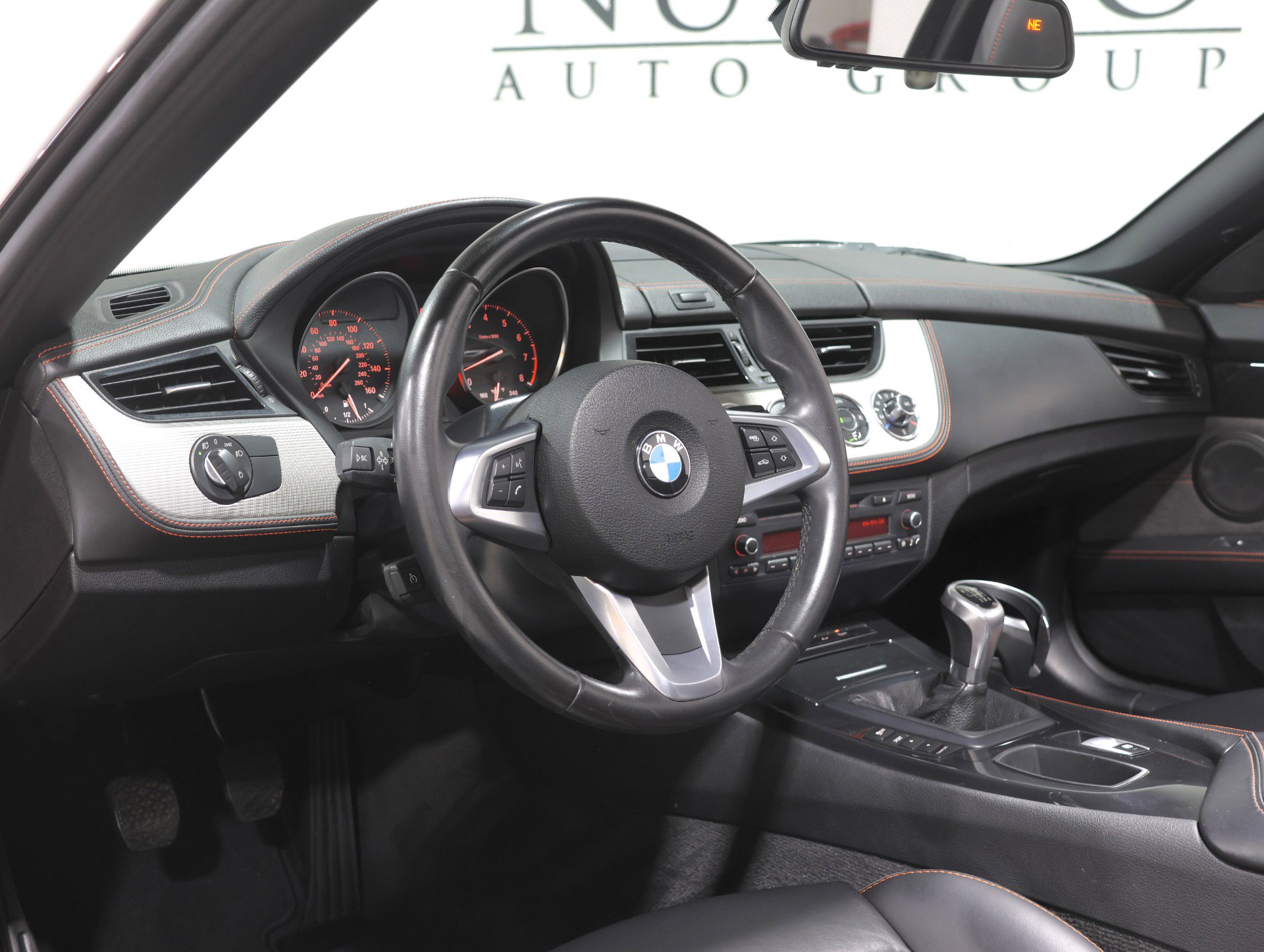 Used 2015 BMW Z4 sDrive28i image 2