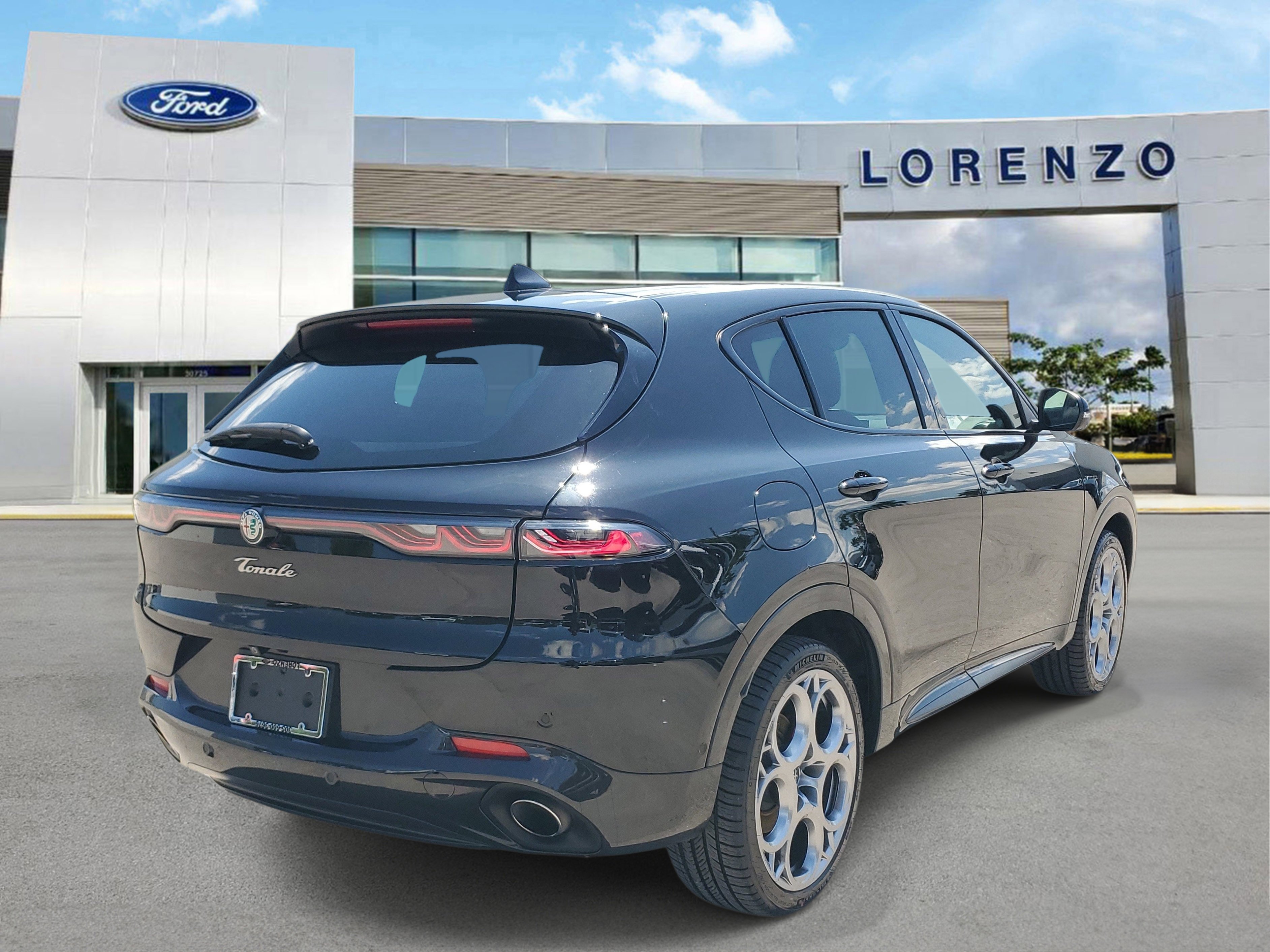 Used 2024 Alfa Romeo Tonale Veloce AWD/4WD image 5
