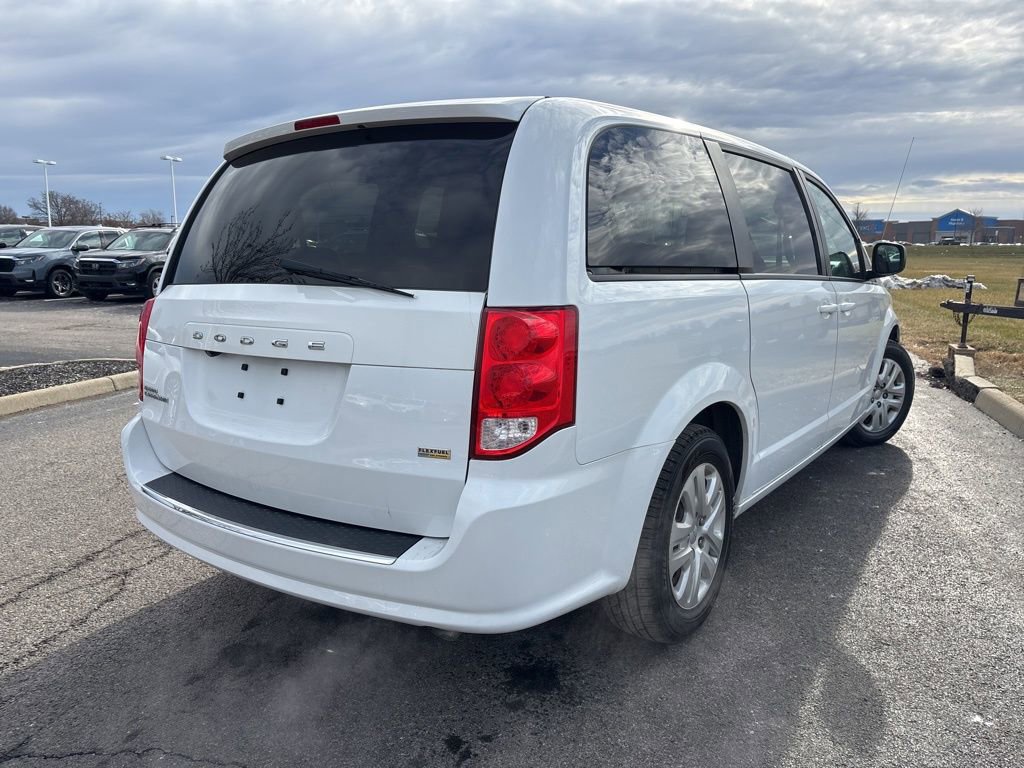 Used 2018 Dodge Grand Caravan SE w/ UConnect Hands-Free Group image 10