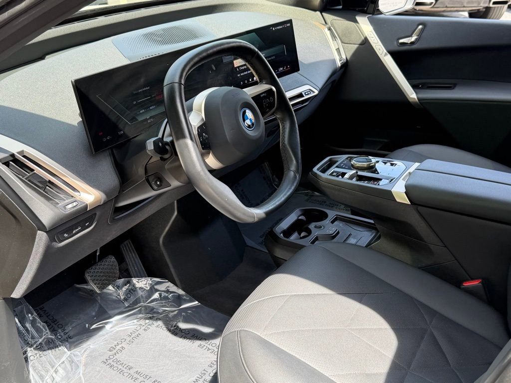 Used 2024 BMW iX xDrive50 AWD/4WD image 23