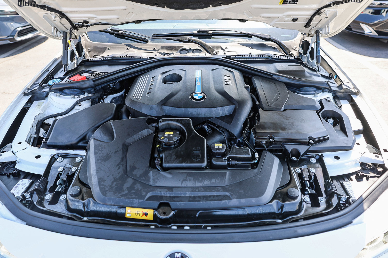Used 2018 BMW 330e w/ Convenience Package RWD image 17
