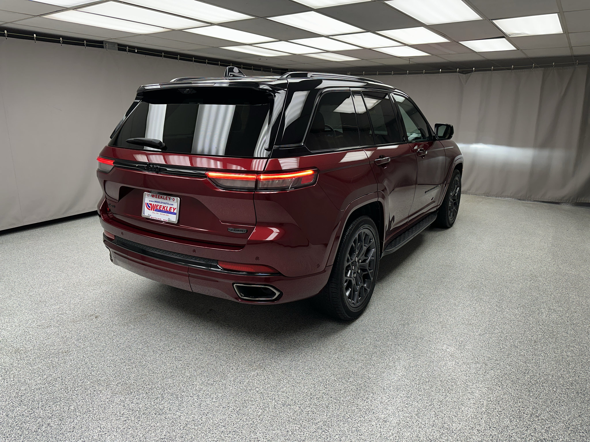 Used 2025 Jeep Grand Cherokee Summit w/ Adv Protech Group IV AWD/4WD image 21
