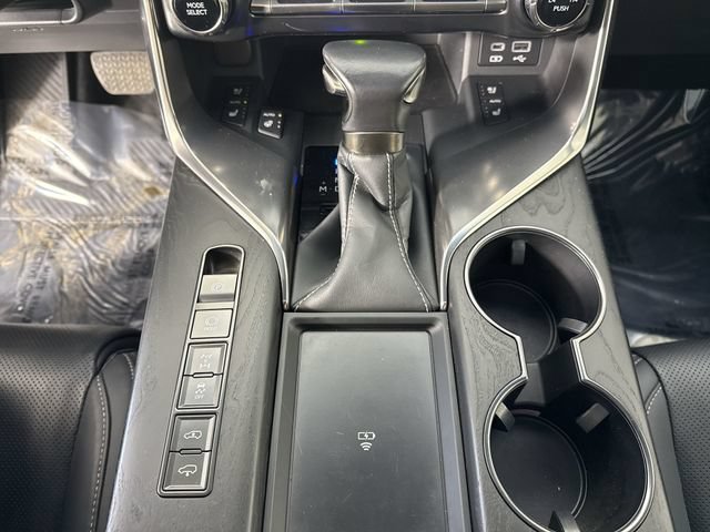 Used 2024 Lexus LX 600 4WD w/ Luxury Package image 17