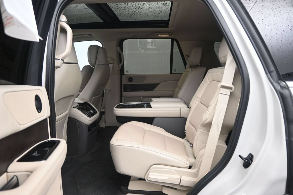 Used 2019 Lincoln Navigator Reserve AWD/4WD image 27