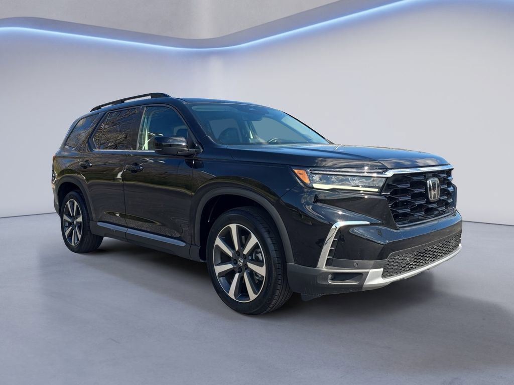 Certified 2025 Honda Pilot Touring image 7