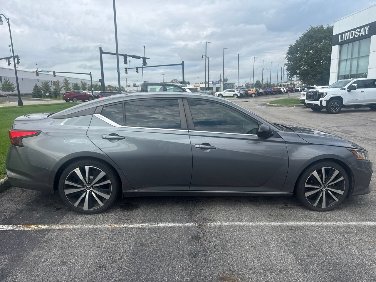 Used 2019 Nissan Altima 2.5 SR FWD image 4