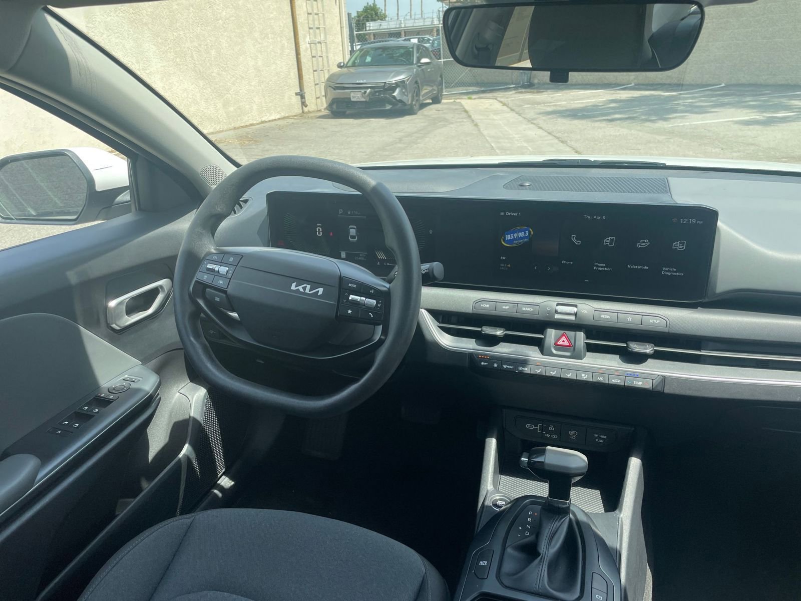 Used 2025 Kia K4 LXS image 33